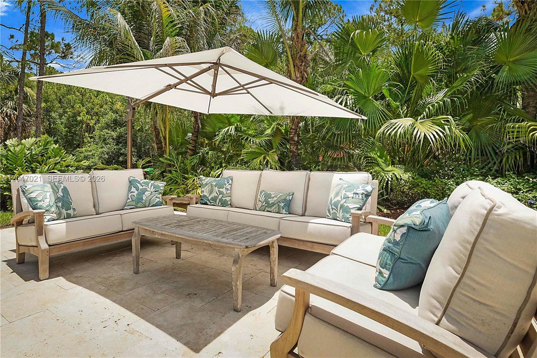 For Sale: $1,250,000 (4 beds, 2 baths, 2253 Square Feet)