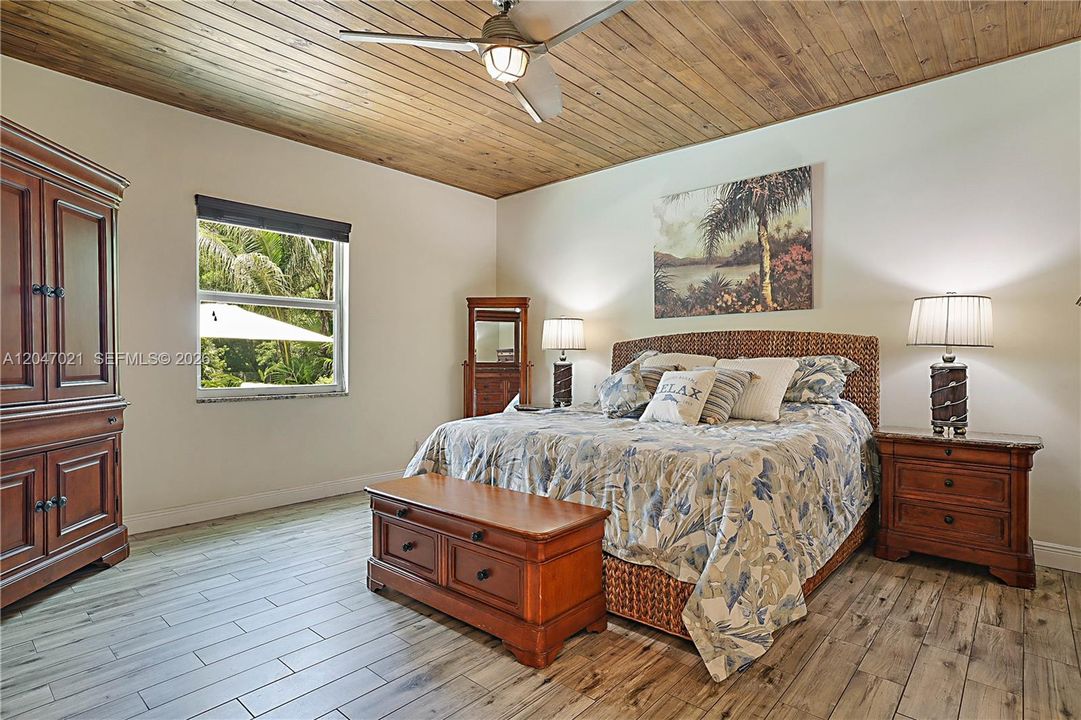 For Sale: $1,250,000 (4 beds, 2 baths, 2253 Square Feet)