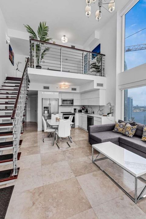 For Sale: $635,000 (2 beds, 2 baths, 1289 Square Feet)