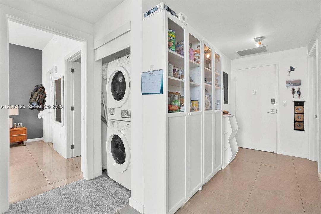 For Sale: $749,000 (3 beds, 2 baths, 1242 Square Feet)