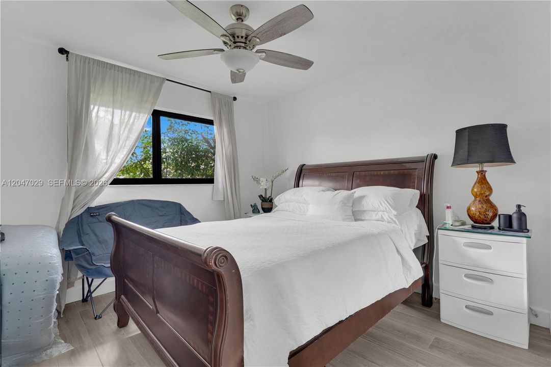 For Sale: $659,000 (4 beds, 3 baths, 1551 Square Feet)