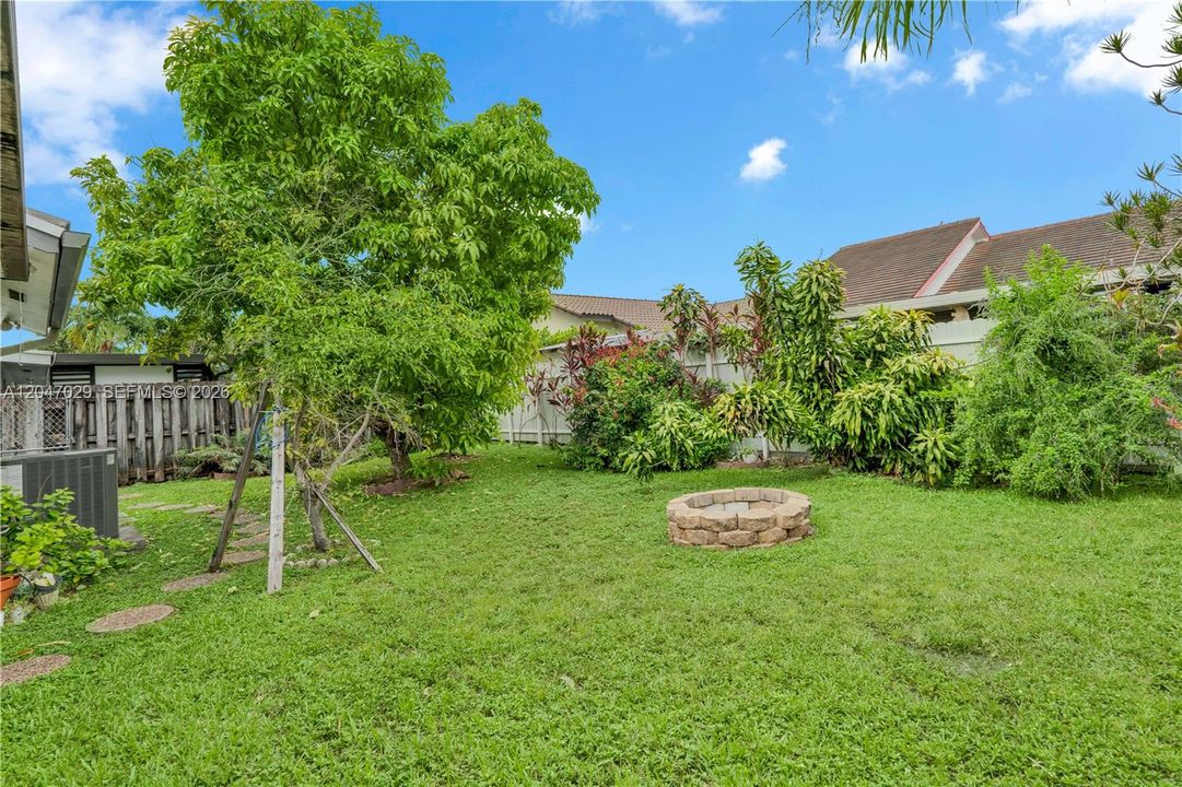 For Sale: $659,000 (4 beds, 3 baths, 1551 Square Feet)