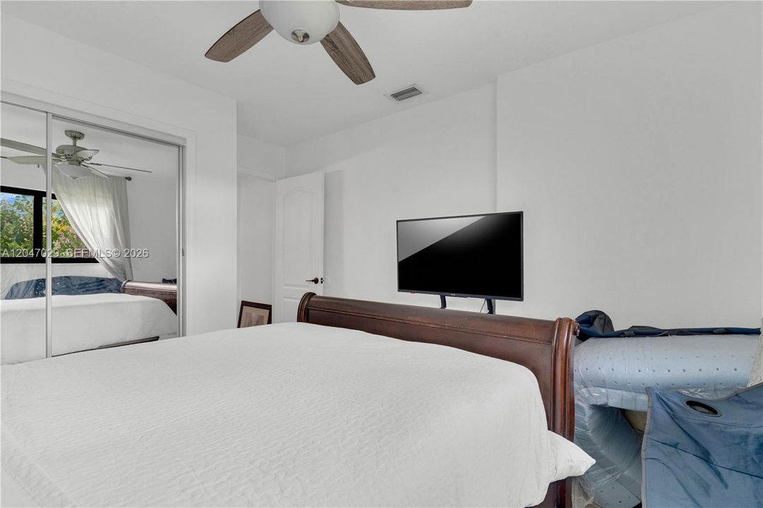 For Sale: $659,000 (4 beds, 3 baths, 1551 Square Feet)