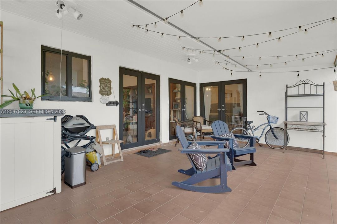For Sale: $659,000 (4 beds, 3 baths, 1551 Square Feet)