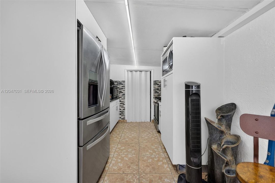 For Sale: $750,000 (4 beds, 3 baths, 1779 Square Feet)