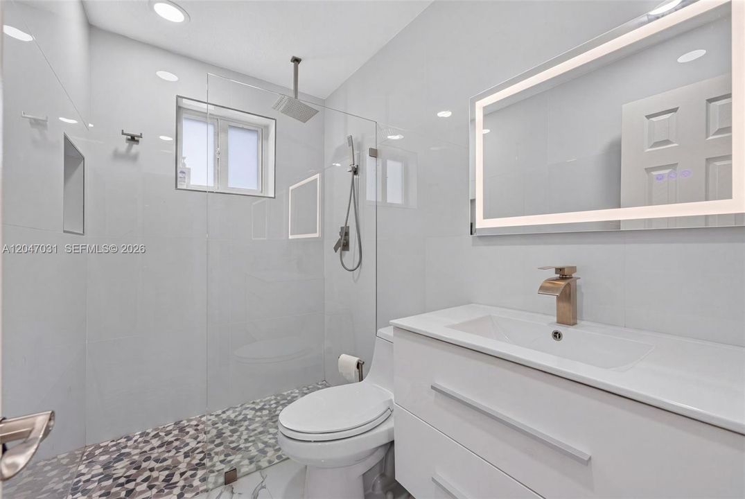 For Sale: $750,000 (4 beds, 3 baths, 1779 Square Feet)