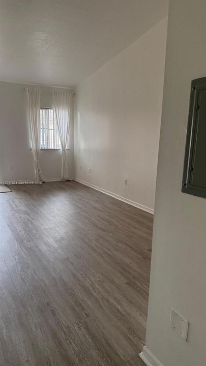 For Rent: $1,800 (2 beds, 2 baths, 815 Square Feet)