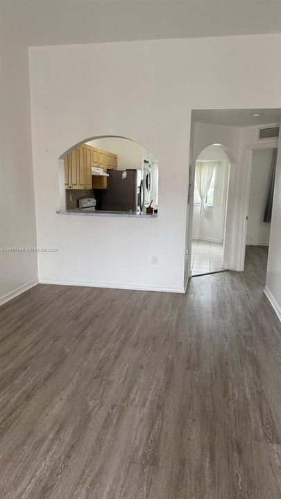 For Rent: $1,800 (2 beds, 2 baths, 815 Square Feet)
