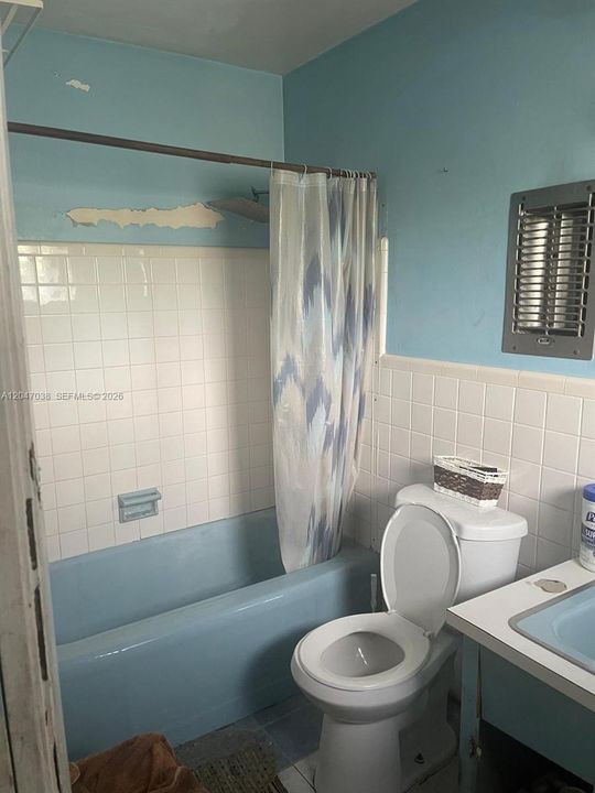На продажу: $419,900 (3 спален, 2 ванн, 1696 Квадратных фут)