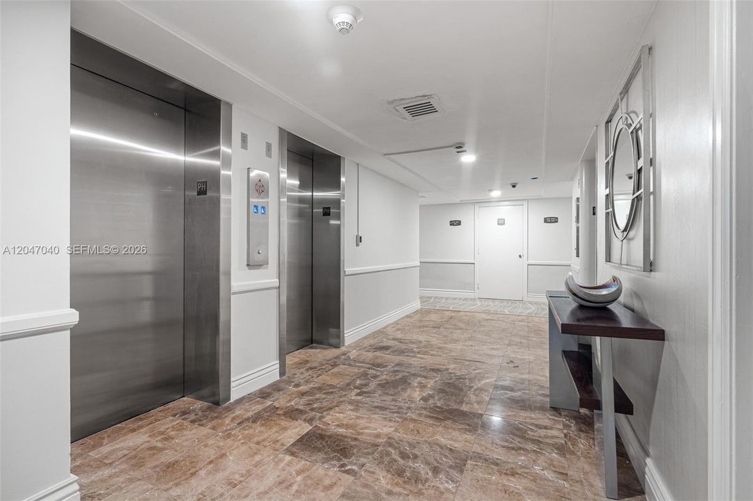 En Venta: $799,000 (2 camas, 2 baños, 1172 Pies cuadrados)