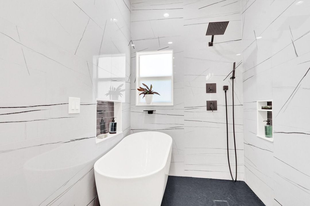Primary bath