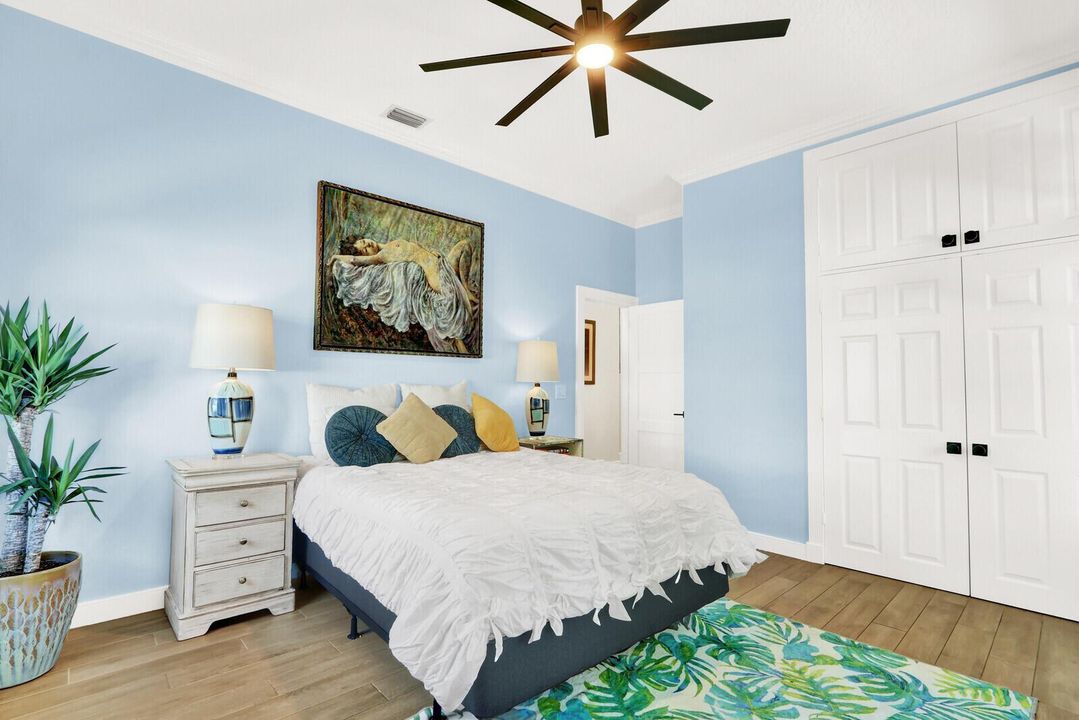 Guest bedroom