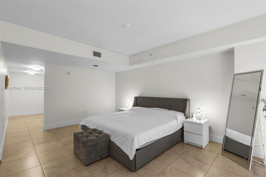 For Sale: $610,000 (2 beds, 2 baths, 1402 Square Feet)