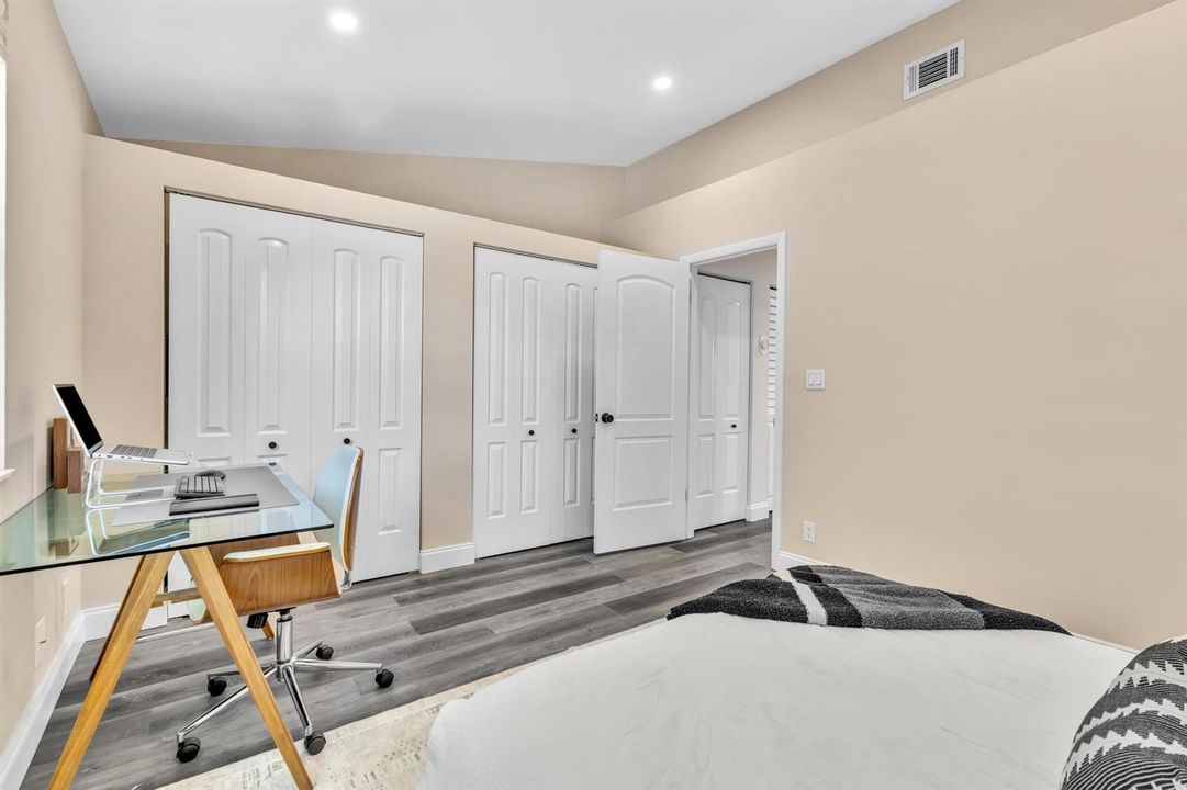 2nd bedroom