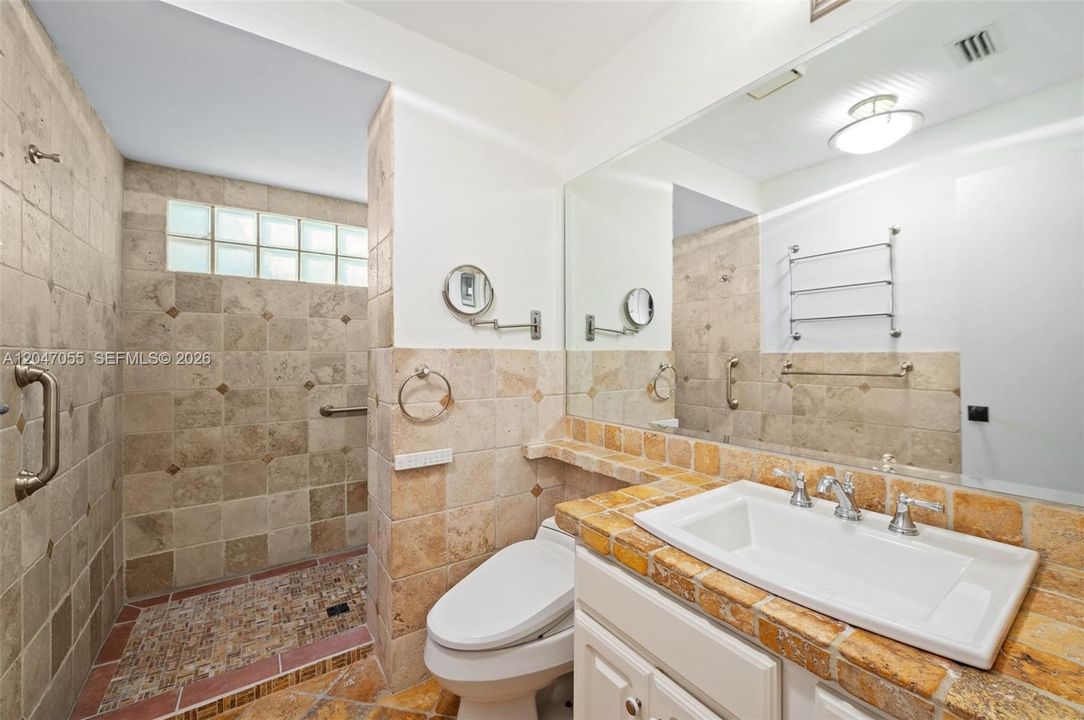 В аренду: $7,800 (3 спален, 2 ванн, 1781 Квадратных фут)