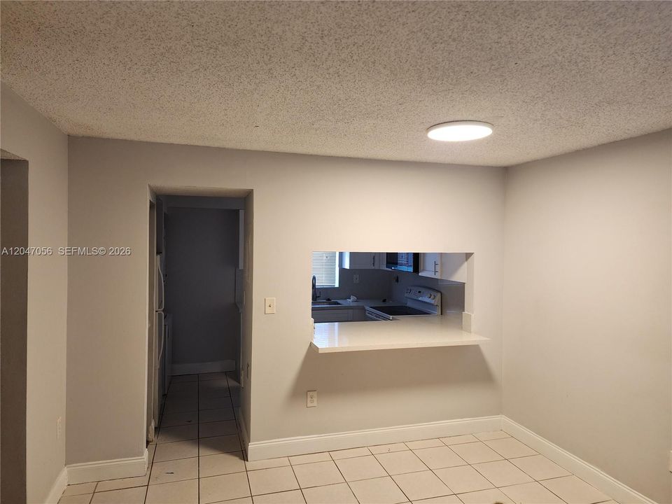 For Rent: $2,200 (2 beds, 2 baths, 944 Square Feet)