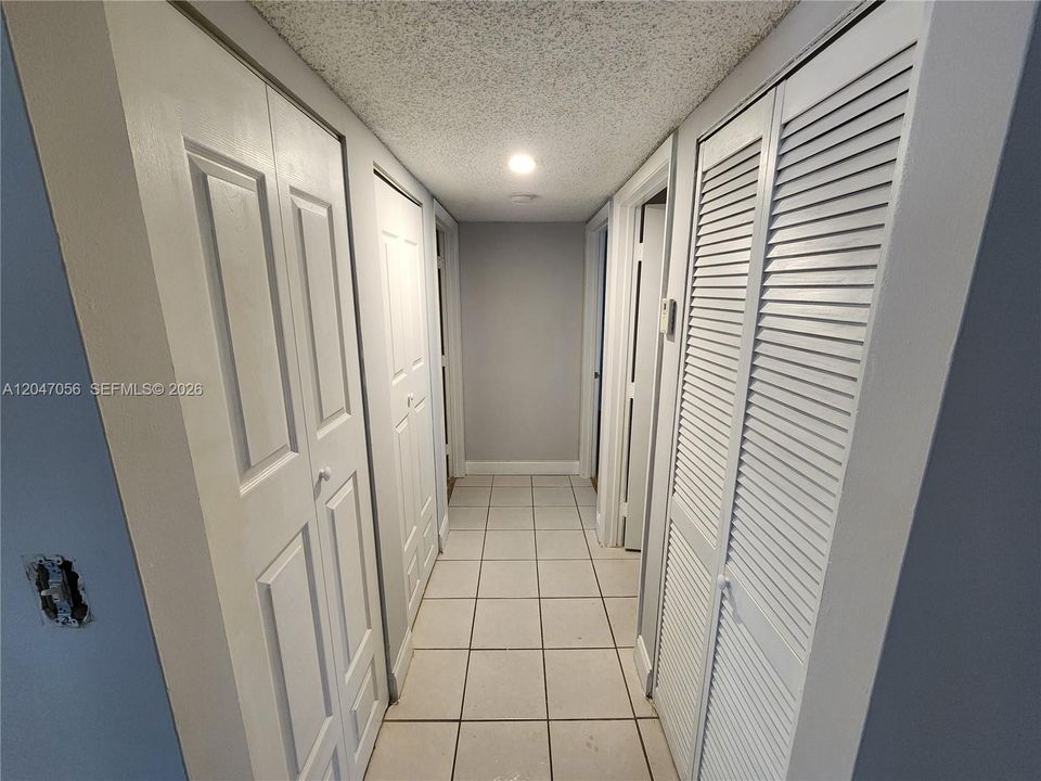 For Rent: $2,200 (2 beds, 2 baths, 944 Square Feet)
