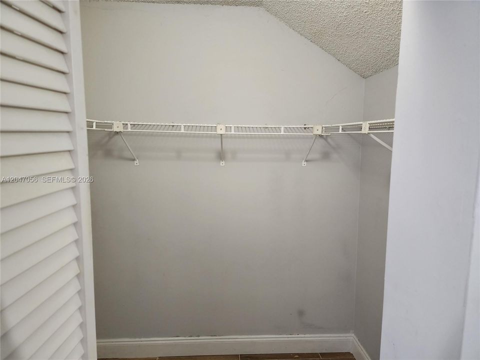 For Rent: $2,200 (2 beds, 2 baths, 944 Square Feet)