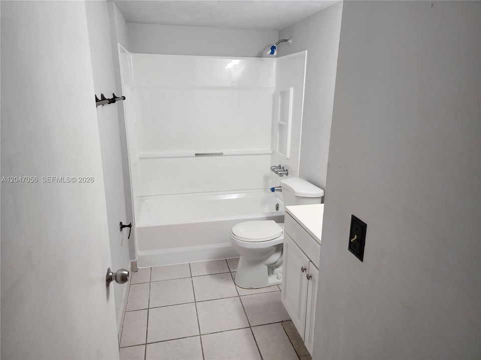 For Rent: $2,200 (2 beds, 2 baths, 944 Square Feet)