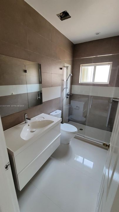 For Rent: $4,300 (5 beds, 3 baths, 2476 Square Feet)