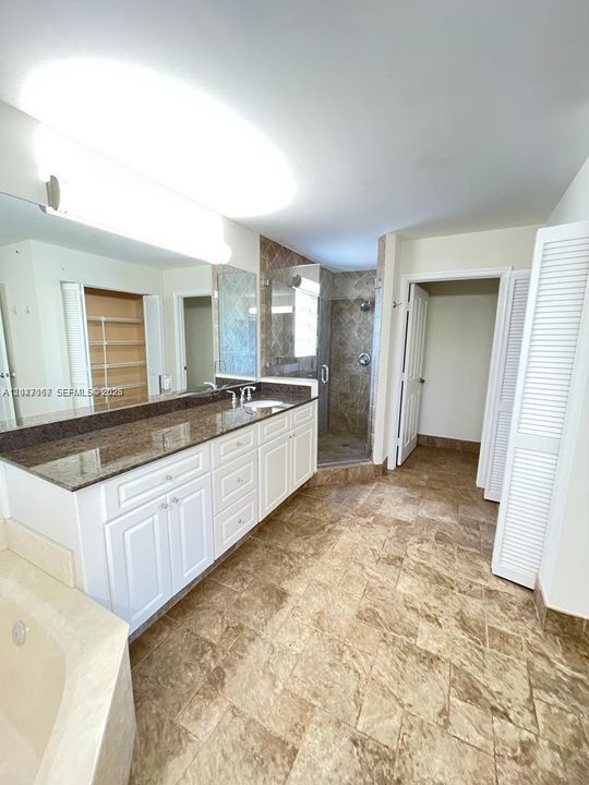 For Rent: $5,950 (5 beds, 4 baths, 3304 Square Feet)