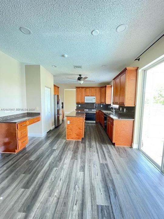 For Rent: $5,950 (5 beds, 4 baths, 3304 Square Feet)