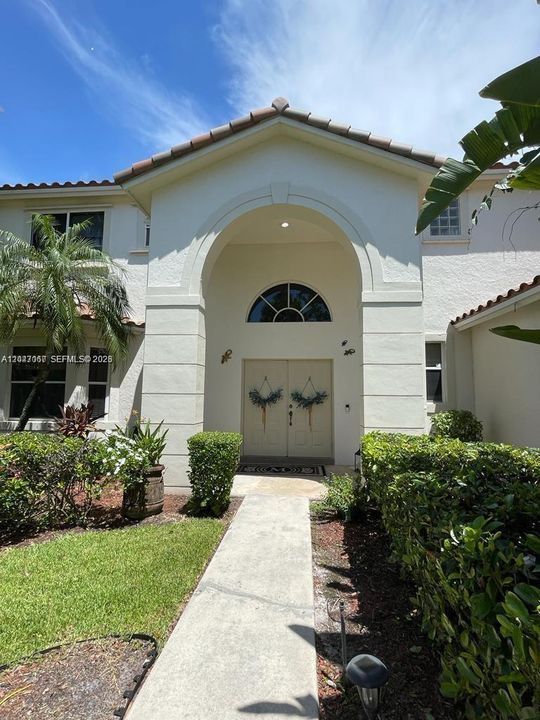 For Rent: $5,950 (5 beds, 4 baths, 3304 Square Feet)