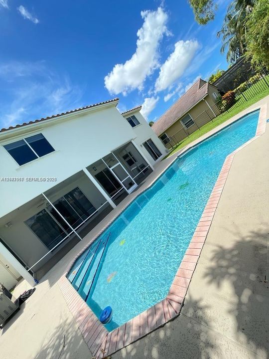 For Rent: $5,950 (5 beds, 4 baths, 3304 Square Feet)