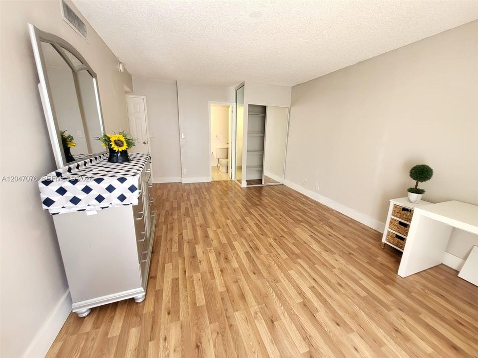 En Renta: $2,600 (2 camas, 2 baños, 1210 Pies cuadrados)