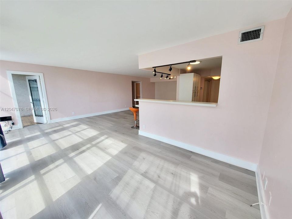 En Renta: $2,600 (2 camas, 2 baños, 1210 Pies cuadrados)