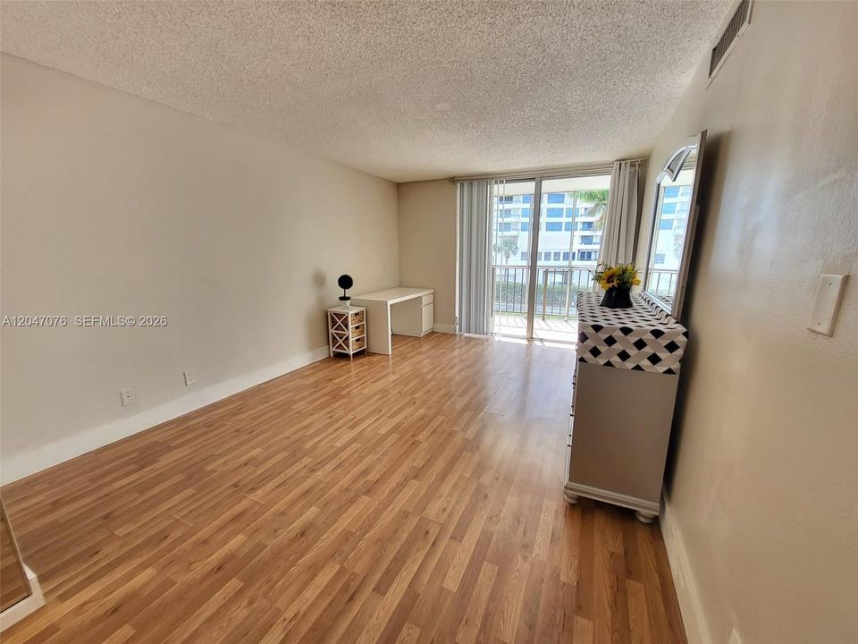 En Renta: $2,600 (2 camas, 2 baños, 1210 Pies cuadrados)