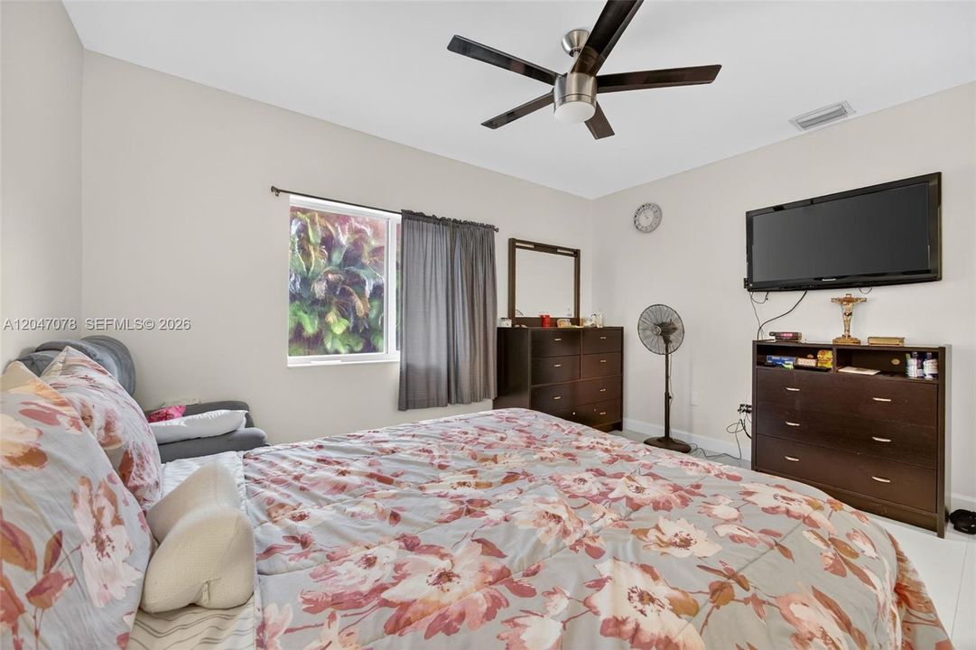 For Sale: $539,999 (4 beds, 3 baths, 1572 Square Feet)