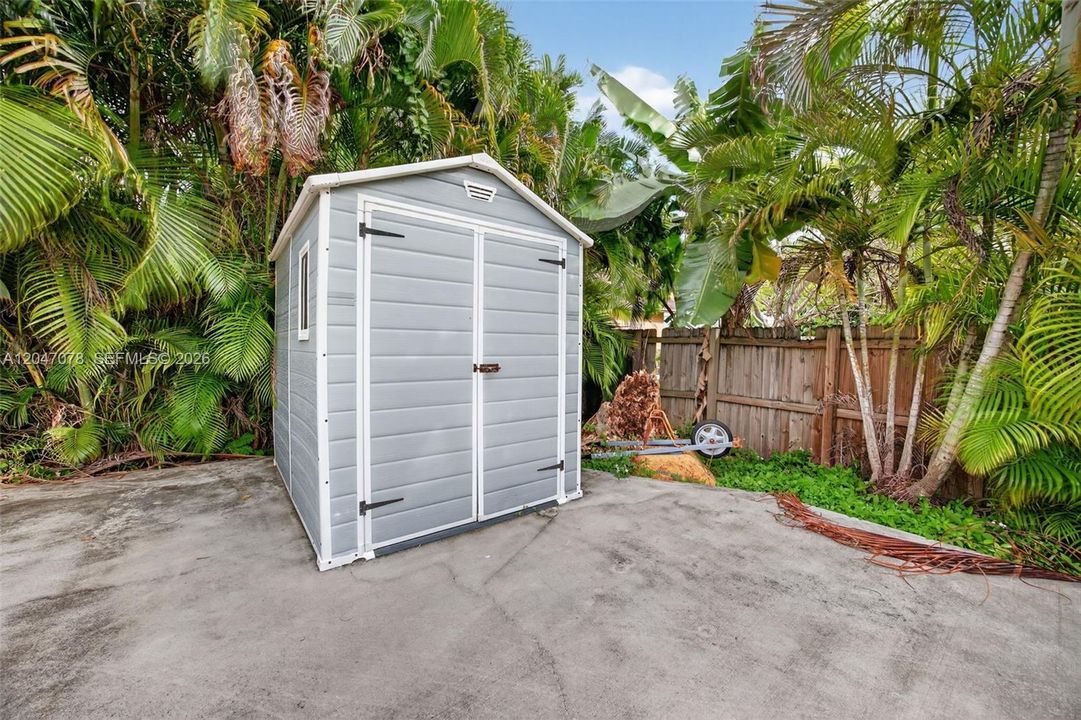 For Sale: $539,999 (4 beds, 3 baths, 1572 Square Feet)
