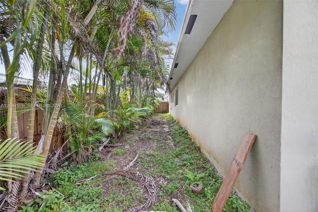 For Sale: $539,999 (4 beds, 3 baths, 1572 Square Feet)