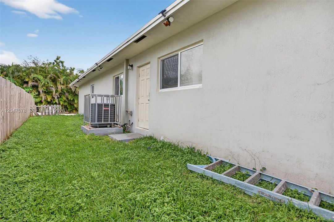 For Sale: $539,999 (4 beds, 3 baths, 1572 Square Feet)