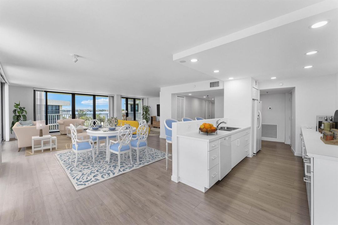 Great room facing west (virtual staged)
