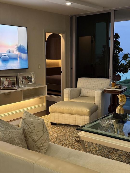 En Venta: $3,325,000 (2 camas, 2 baños, 1660 Pies cuadrados)