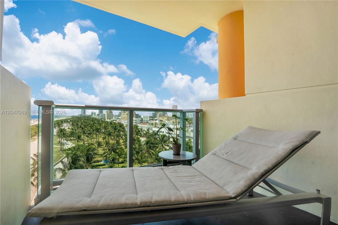 balcony off 2nd bedroom