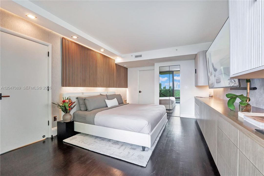 2nd bedroom