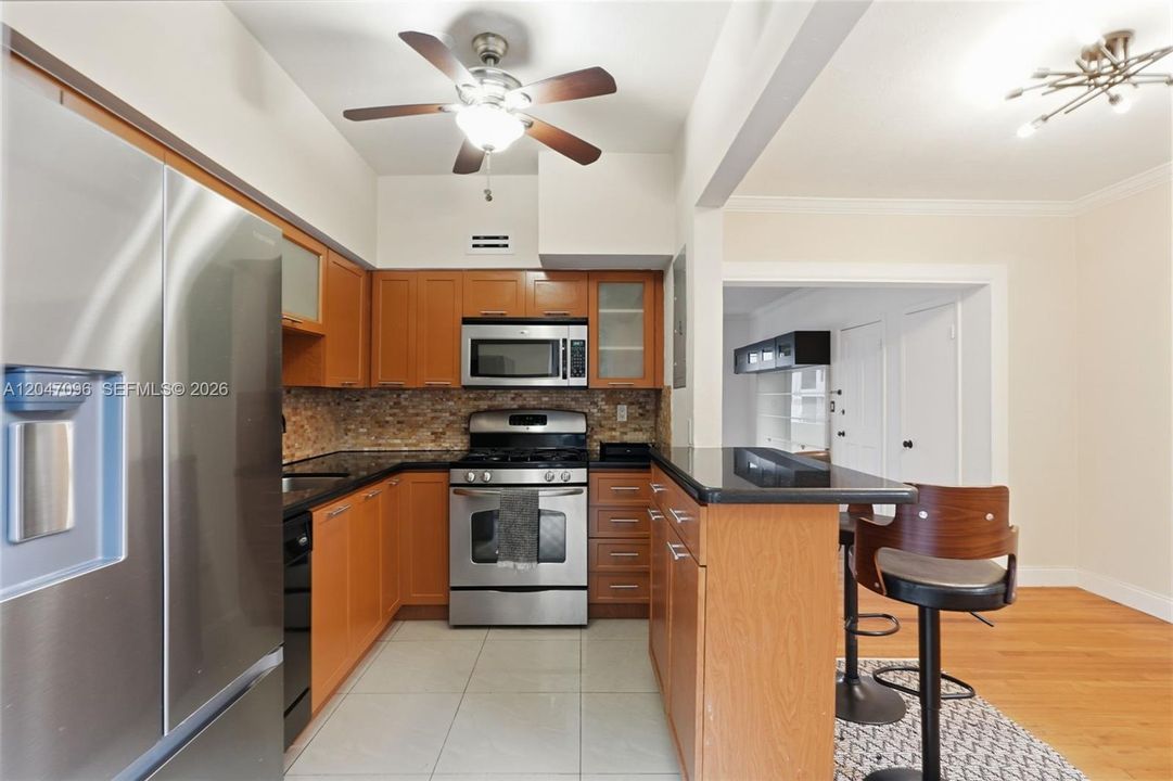 For Rent: $2,850 (2 beds, 2 baths, 1020 Square Feet)