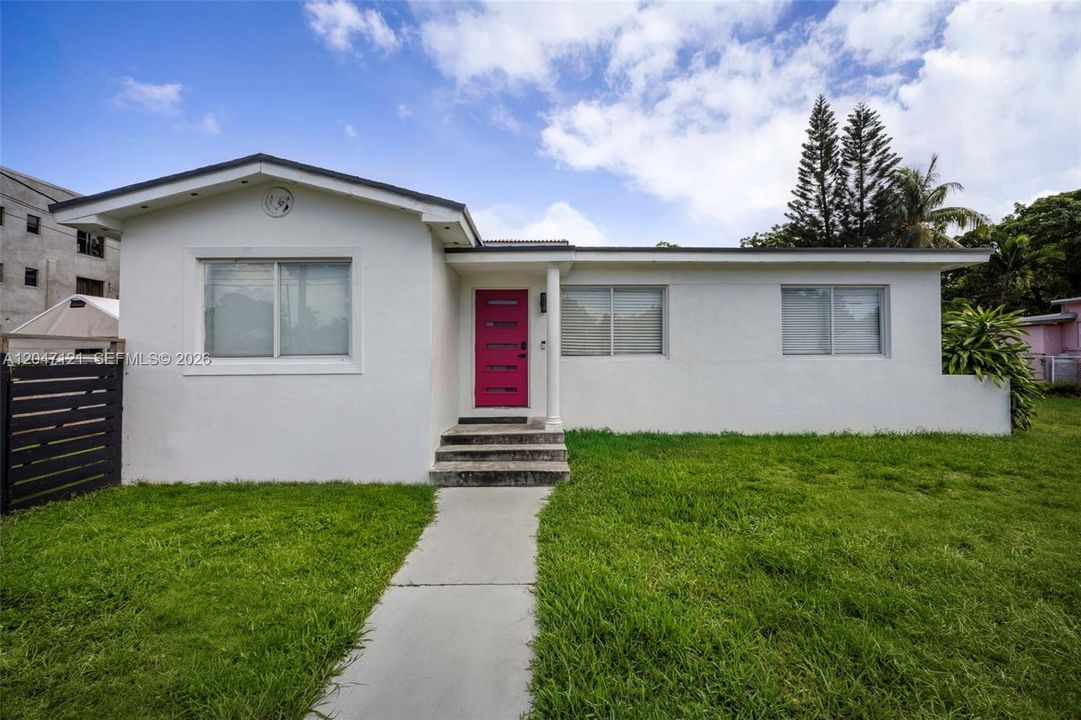 For Sale: $1,000,000 (4 beds, 3 baths, 1555 Square Feet)