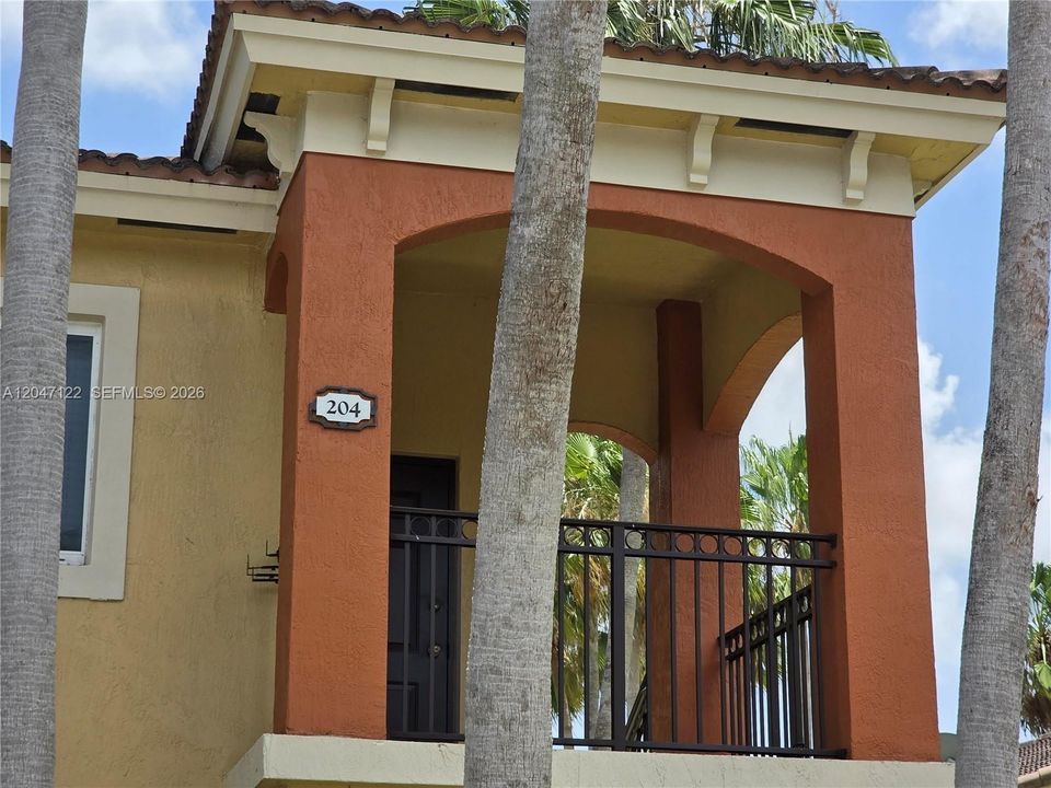 For Rent: $2,000 (3 beds, 2 baths, 1176 Square Feet)