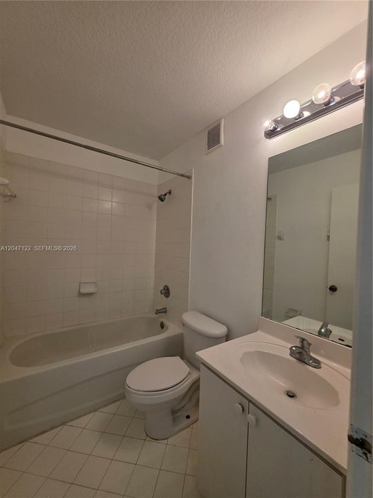 For Rent: $2,000 (3 beds, 2 baths, 1176 Square Feet)