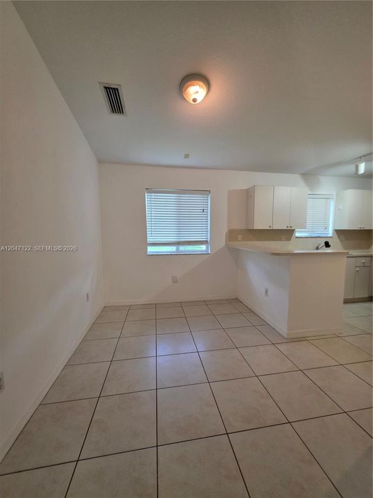 For Rent: $2,000 (3 beds, 2 baths, 1176 Square Feet)