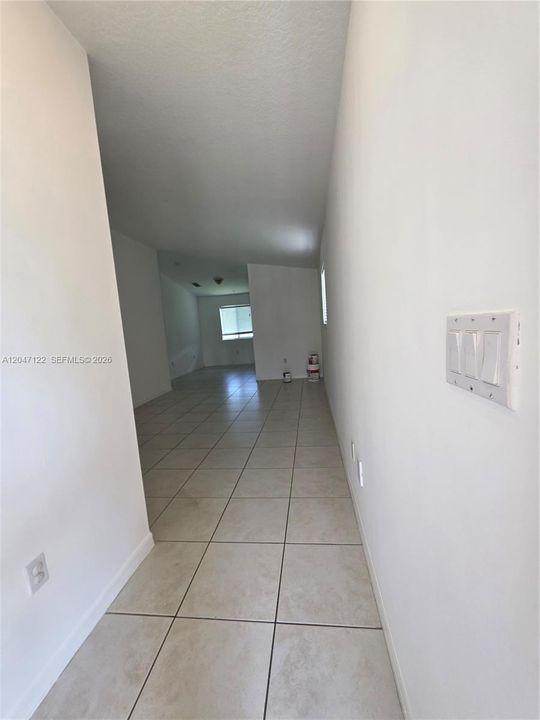 For Rent: $2,000 (3 beds, 2 baths, 1176 Square Feet)