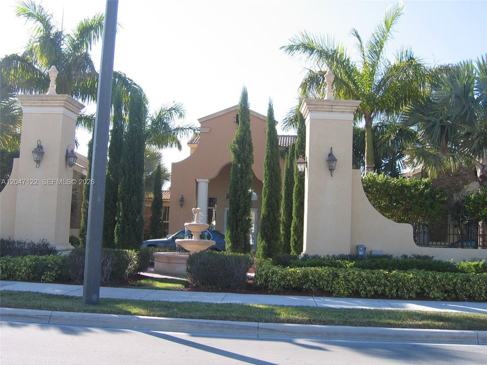 For Rent: $2,000 (3 beds, 2 baths, 1176 Square Feet)