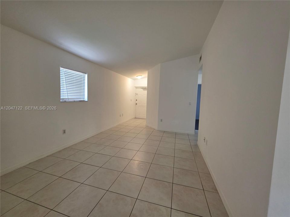 For Rent: $2,000 (3 beds, 2 baths, 1176 Square Feet)