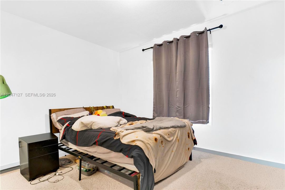 For Rent: $3,000 (3 beds, 3 baths, 1376 Square Feet)