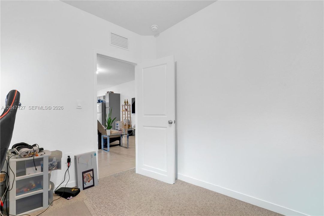 For Rent: $3,000 (3 beds, 3 baths, 1376 Square Feet)