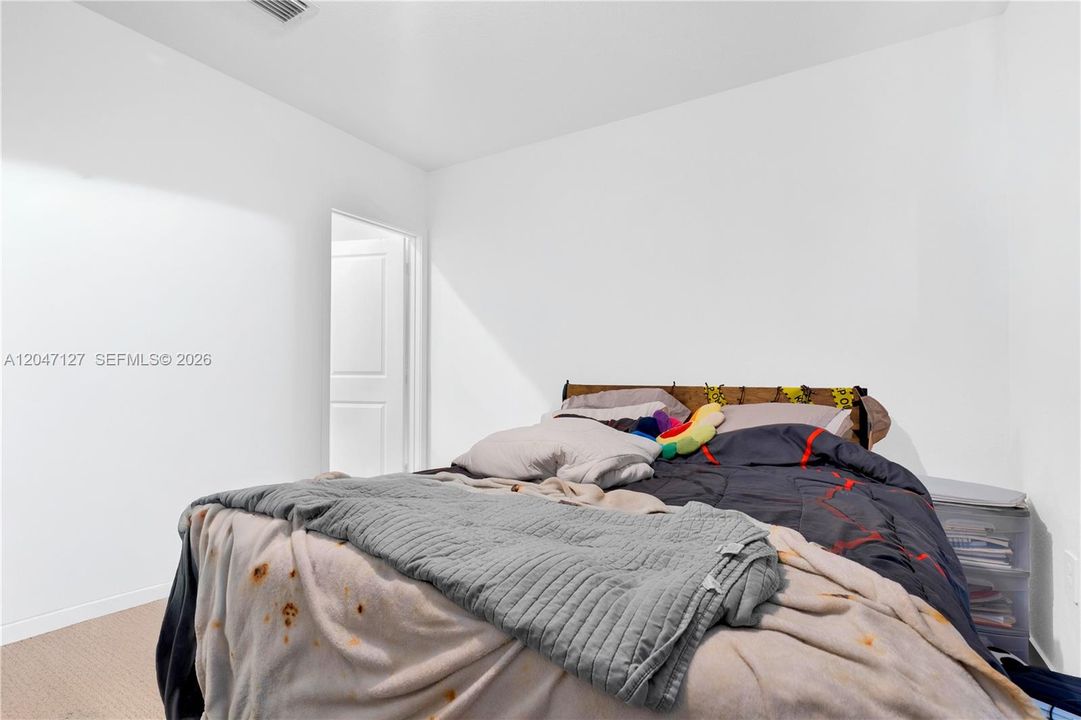 For Rent: $3,000 (3 beds, 3 baths, 1376 Square Feet)